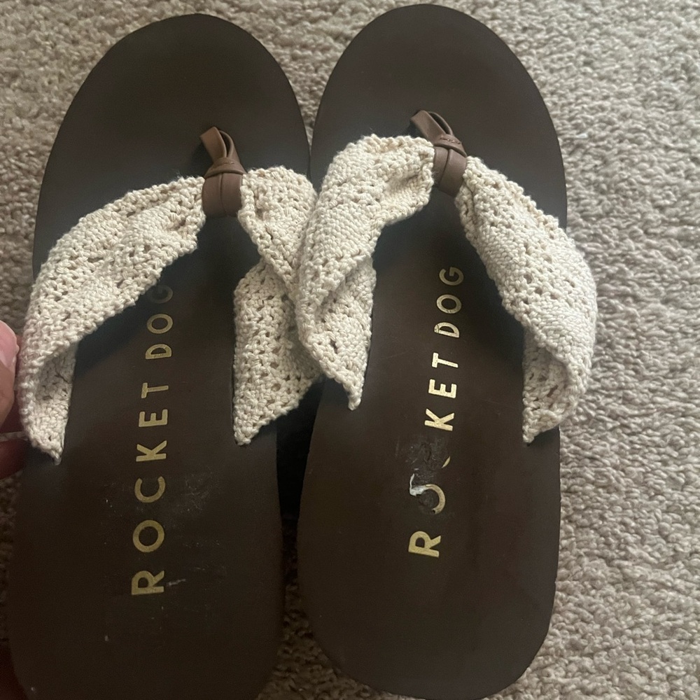 Rocket Dog Tan and Cream Flip Flops